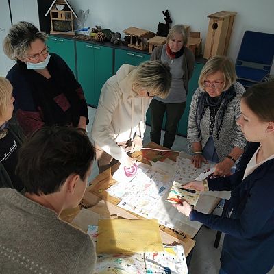 Tworzymy woskowijki z grupą seniorów